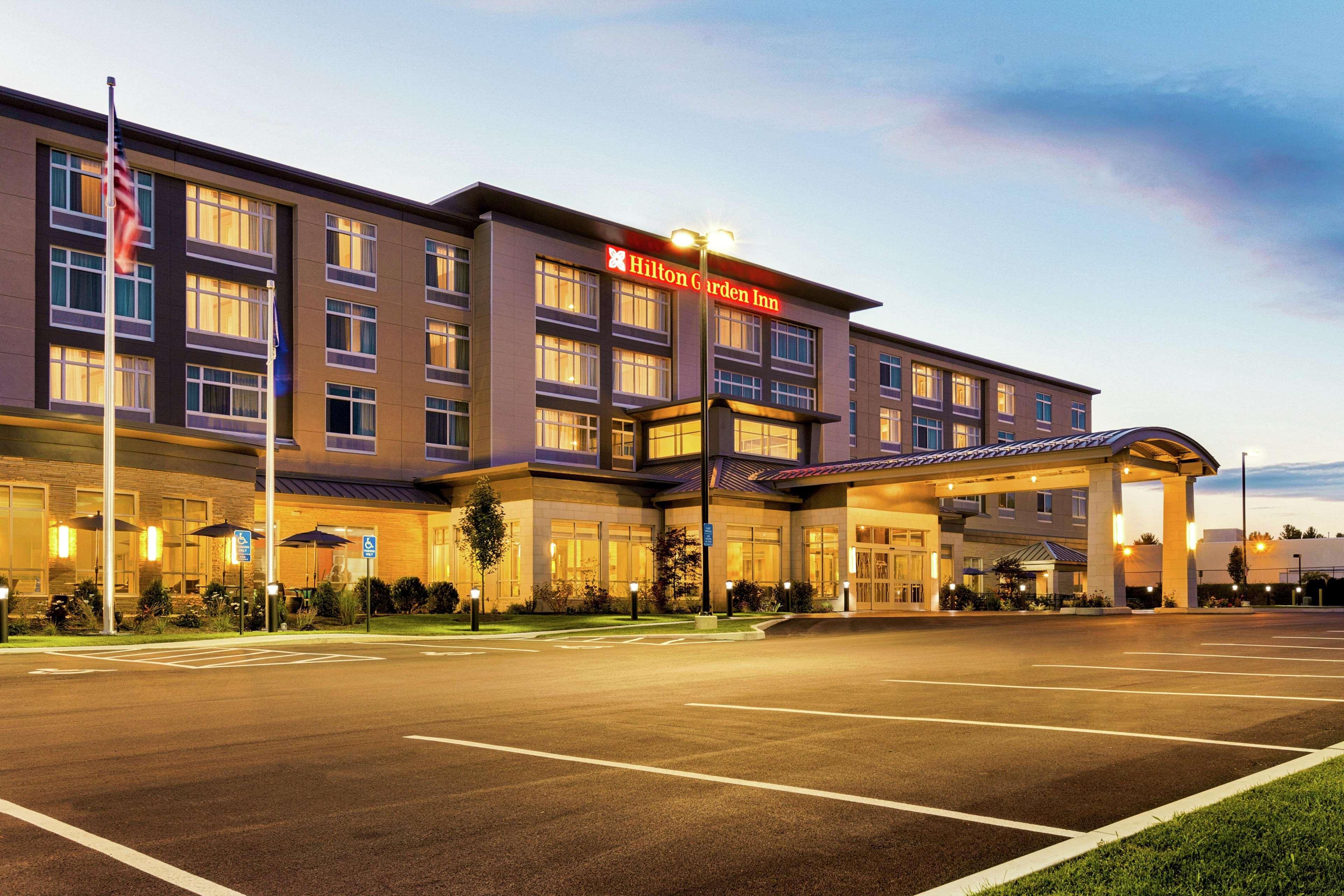 Hilton Garden Inn Lenox Pittsfield Exterior foto